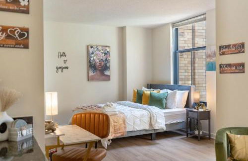 Luxury Stay-Free Parking-Amazon HQ-Nearby DC-Wifi-Pool-Gym - Photo 25