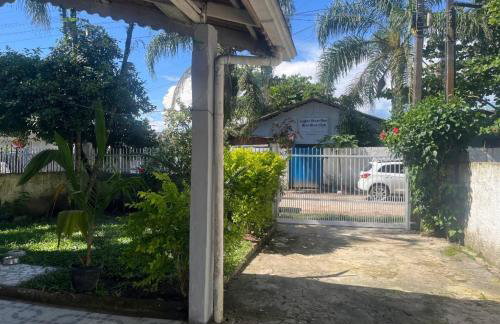 casa de praia em Itapoá SC a uma quadra da praia - Foto 17