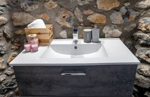 Triantos Guesthome Suite - Photo 45