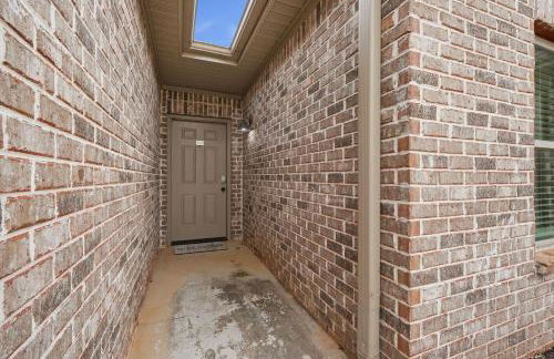 Chic 2BR2BA Home Great Location - Photo 3