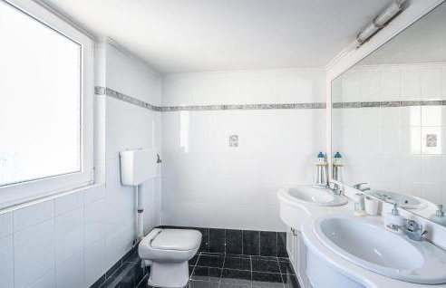 Stunning Home In Lechaio Corinthias - Foto 32