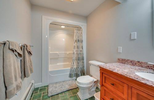 Monterey Home with Hot Tub, Pool and Game Room! - Foto 21