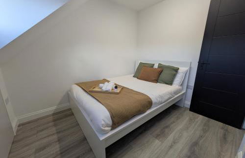 Modern Central Apartments with Balcony - Photo 48