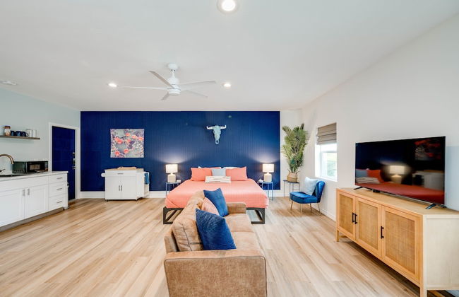 Walk to Lake LV2 EV Charge Fish Hike Pickleball Skyline Club Coming Feb 25 3 Acre Property - Foto 2