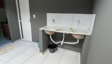 Casa espaçosa com 3 quartos climatizados - Foto 4