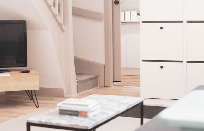 Entire 2 Bedroom House 7m To Station - Foto 17