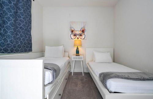 Comfortable home Near Disney & Private Pool 17414 - Foto 28