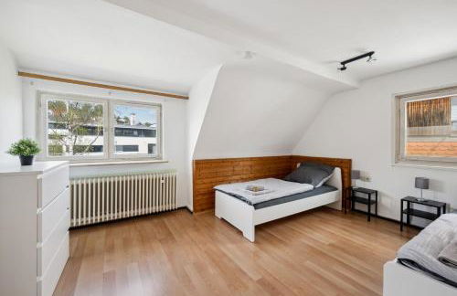 kostengünstige Wohnungen für Monteure in Zizishausen-Nürtingen, WiFi, Smart TV, Parkplatz, Autobahn A8, Stuttgart - Photo 14