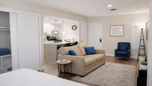 King Bed*Extensive Cleaning Protocol*Self Check-In - Foto 1