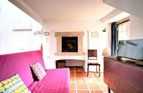 Charming Coastside Villa - Photo 26