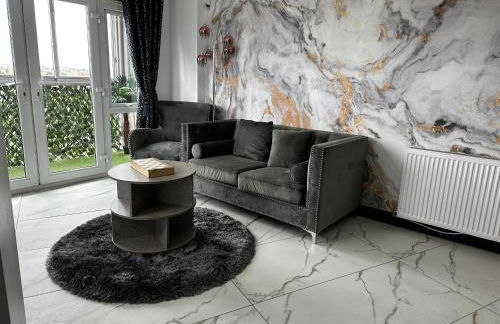 Two bed apartment with balcony Slough,Windsor,Legoland - Foto 3