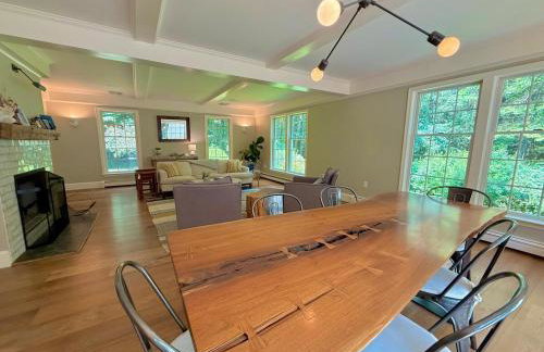 Beautiful House in the Woods, Huge Yard, Hot Tub - Foto 17