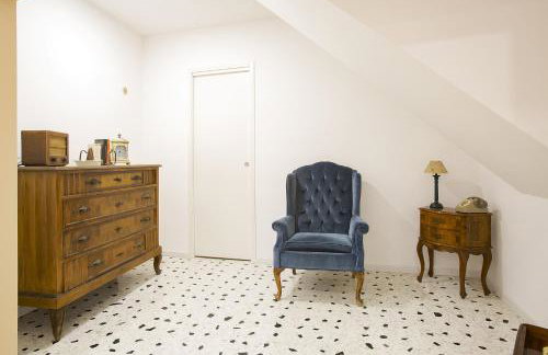 Plaza Suites - Photo 31