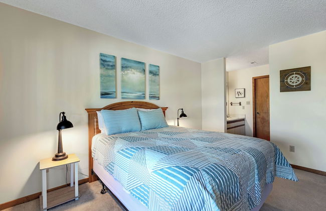 Lake Getaway - Photo 4