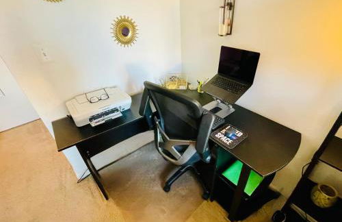 Executive Suite at National Landing - 1BR, Metro, Gym, Pool, Sauna, 2 Queen Beds - Foto 24