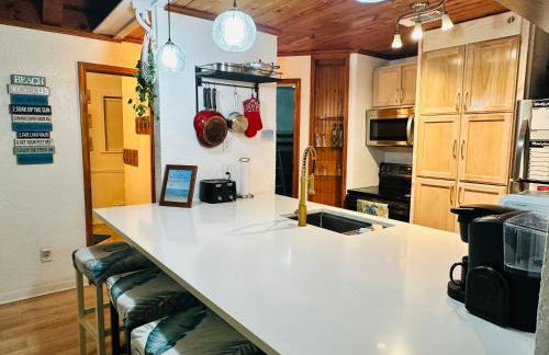 Beachside Get-A-Way - Walk to the Beach - 3 Bedroom 2 Bath - Foto 11