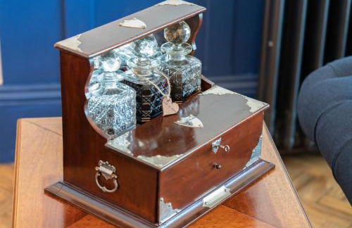 Signature Beachfront Home, Panoramic Sea Views & Marble Fireplace - Foto 29