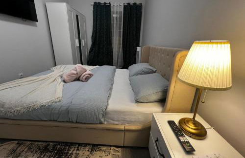 Chachino Guesthouse -5 Mins walk to Train & Bus Station - Foto 24