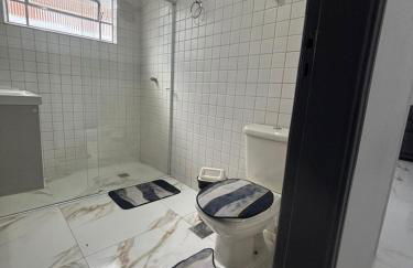 Apartamento com Estacionamento, Wi-Fi, Ar condicionado a 300 metros da Praia da Enseada no Guarujá. - Foto 6