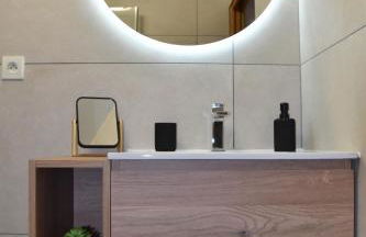 Appartement 6 places aux pieds des pistes avec piscine, wifi et parking privé, salle de bain refaite à neuf - Foto 42