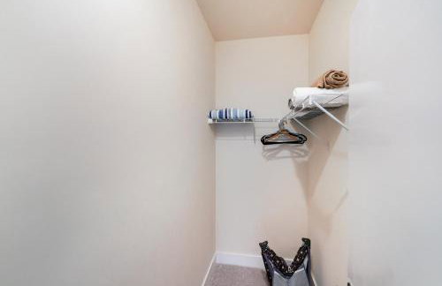 Stylish 3BR Home in CLT, Close to Downtown, Airport, WFH & Parking & Family Friendly & Business Ready - Foto 57