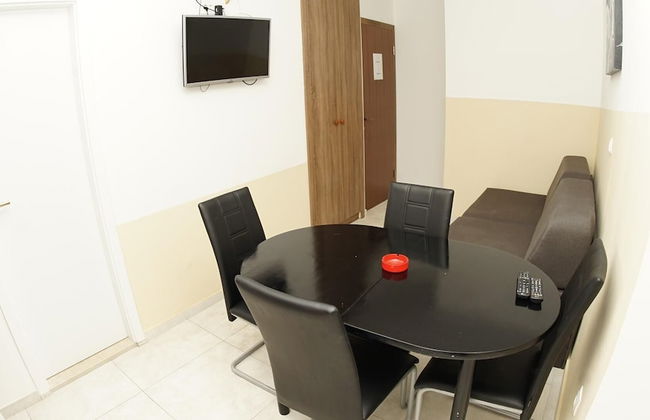 Apartment 11 Sleeps 4 Guests - Photo 31