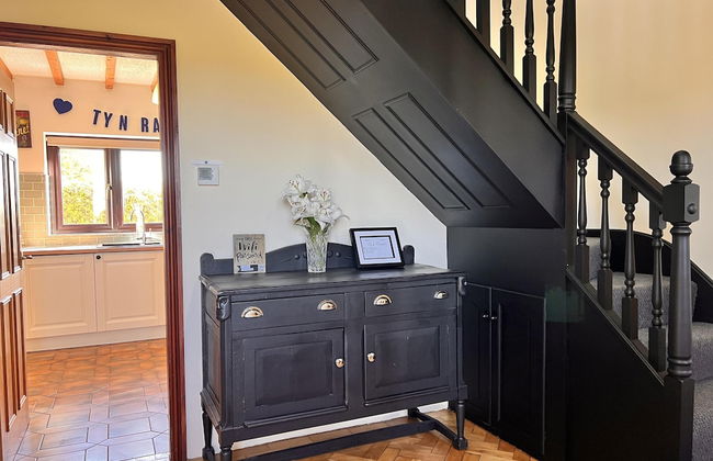 Detached Farmhouse 4 Bed/sleeps 9, Mountain Views! - Photo 19