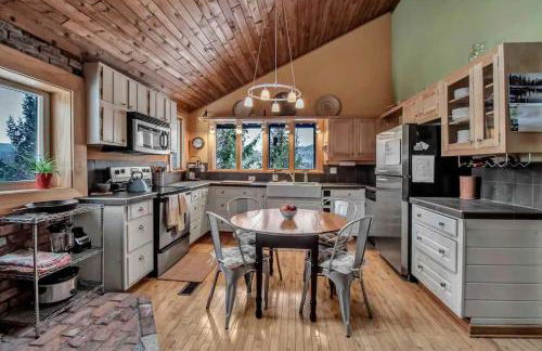 Rustic Cabin Wood Fireplace & Large Deck - Foto 14