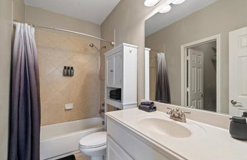 3 BD Townhome w Rooftop Terrace w Free Parking - Foto 23