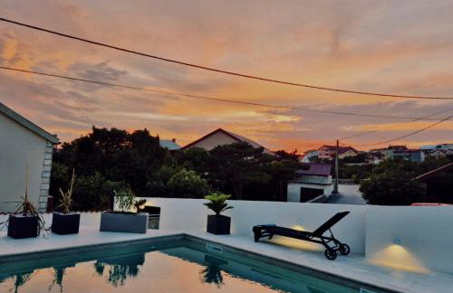 Mare`s Private House 1st floor with Pool - Foto 23