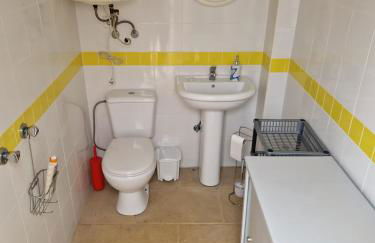 Pool House Minutes from Beach - Photo 12