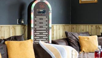 The Pine Lodge with Hot Tub and Games Room - Foto 3