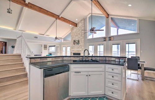 Private Deck & Grill: Sunny Lakefront Escape - Photo 9