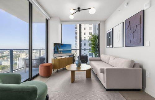 Modern Condo Steps from Bayside & Kaseya Center - Foto 1