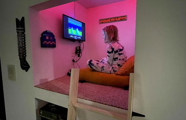 Firefly Lodge! Boardman River! Hot Tub! Woodstove! - Foto 51