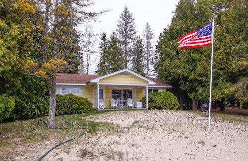 Cozy Baileys Harbor Cottage on Lake Michigan! - Foto 1