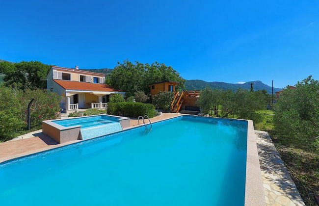 Picturesque Escape Holiday Home With Pool and Sauna - Foto 20