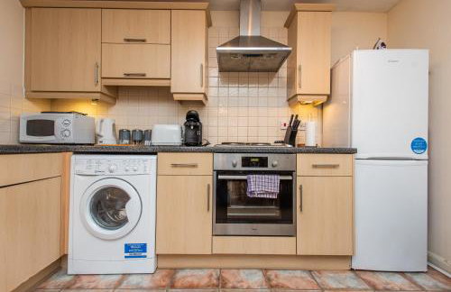 Two Bedroom Apartment By Beds Away Short Lets & Serviced Accommodation Close to Kidlington Airport and Blenheim Palace - Foto 21