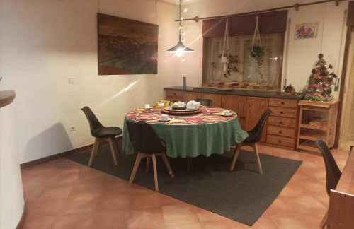 Yellow House - Photo 46