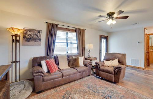 Porch and Fire Pit Ranch Retreat in Blue Ridge! - Foto 9