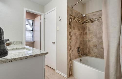 Texan Hideaway - Cozy Convenient Comfortable - Foto 23