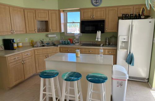 Cozy one bedroom with great water views lots of room - Foto 6