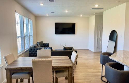 Spacious 3BR with Loft and Patio - Foto 9