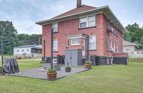Spacious Home in Ramsay: 9 Smart TVs + Pool Table! - Foto 31
