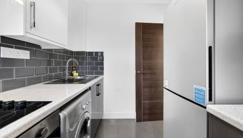 Long Stays Roath Park 2BR Apartment with Parking Central Location - Foto 4