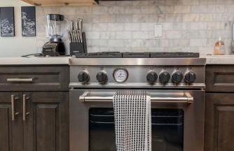 Modern and Chic 2BR Gem with Luxe Finishes, Parking - Foto 28