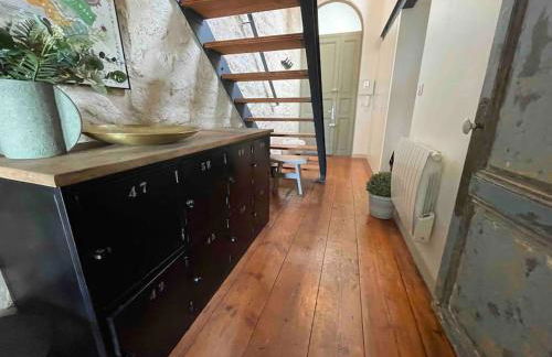 Jennys-Getaways Sunny Apartment Close Cité du Vin - Foto 35