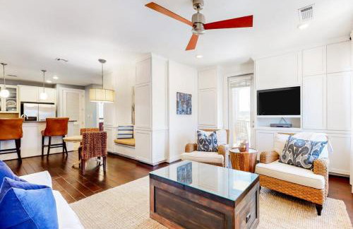 Water-View Condo with Balcony, Smart TVs, Washer/Dryer and Pool - Foto 9