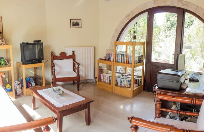 Heliopetra Studios, Small Village Close to Beaches - Photo 4