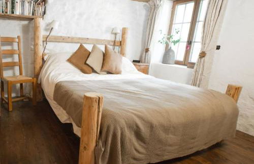 Savoyard Farmhouse - Sleeps 14 Garden & Parking - Foto 4